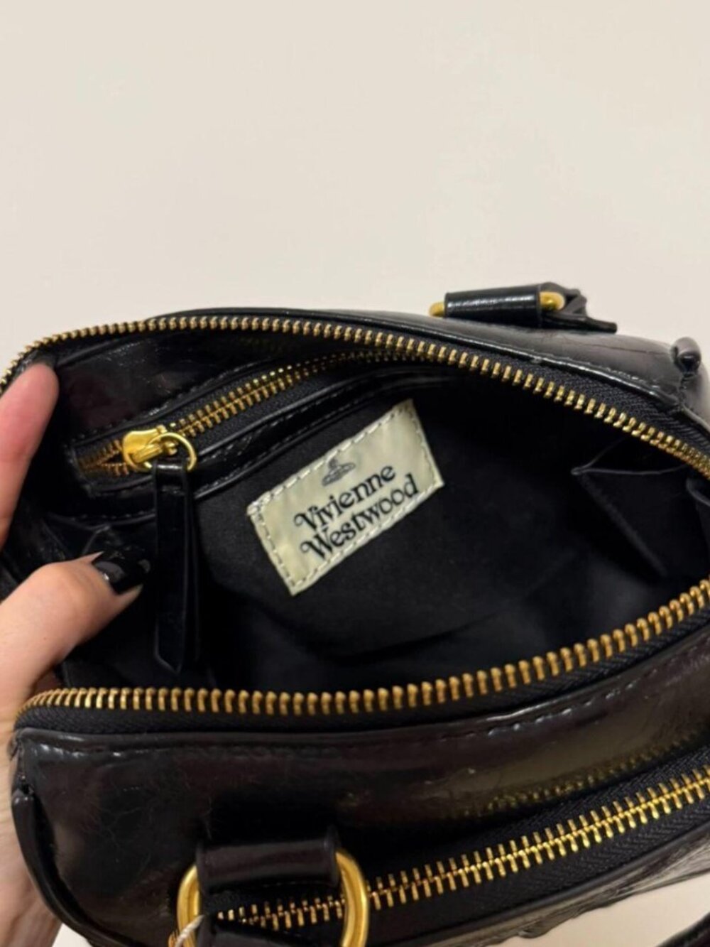Vivienne Westwood Luxury Black Orb Bag Vintage Style Handbag Excellent Condition - Picture 3 of 4